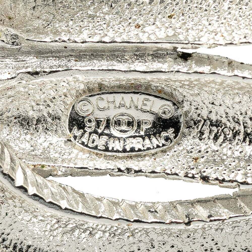 CHANEL Vintage Silver Logo Brooch - Picture 7 of 7